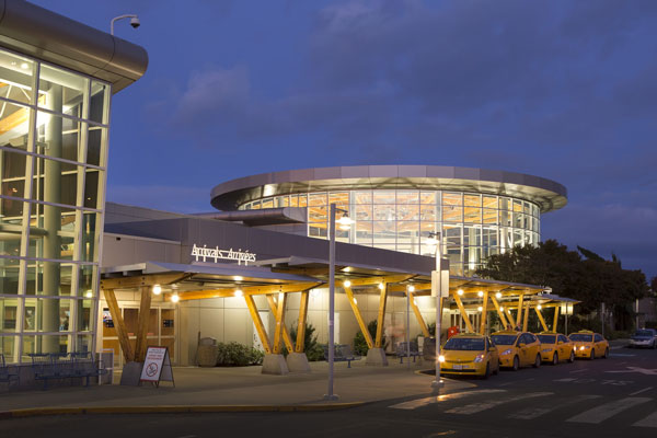 Directions from Victoria International Airport to Villa Eyrie Resort