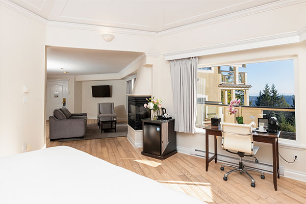 Inside the superior suite of the Villa Aquila.