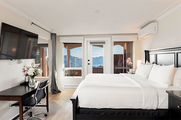 Superior Suite - Villa Eyrie Resort