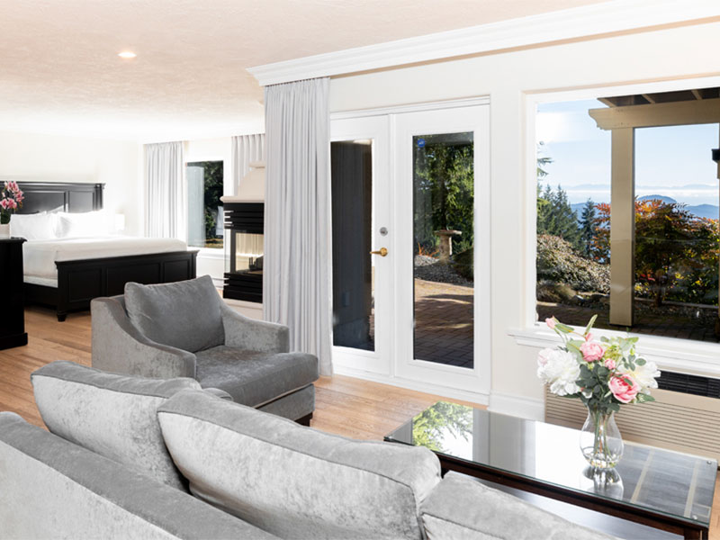 Escape to Luxury with 20% off your stay at Villa Eyrie Resort