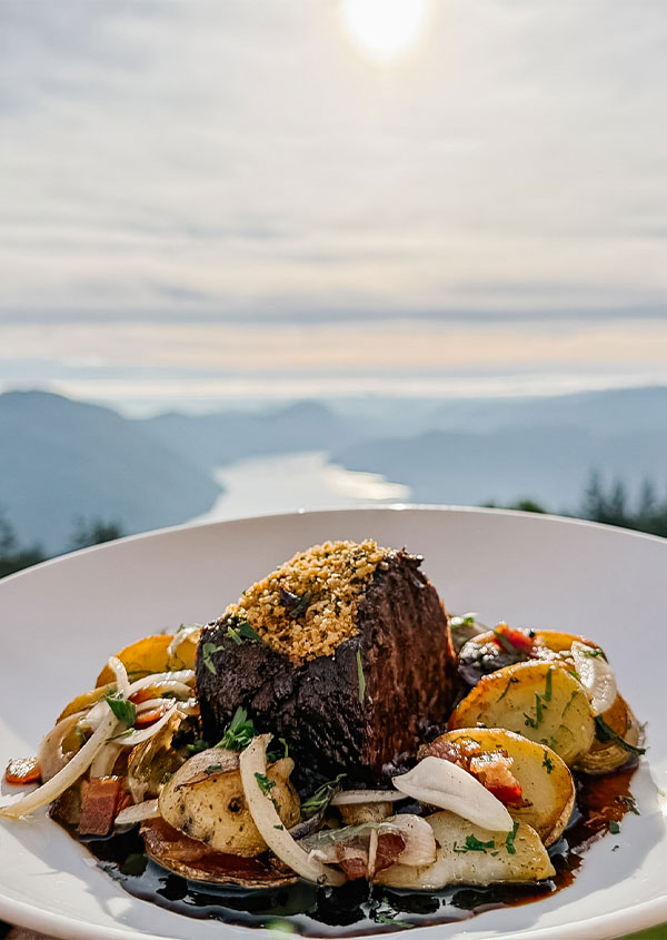 Braised beef short ribs at Alpina restaurant Villa Eyrie Resort